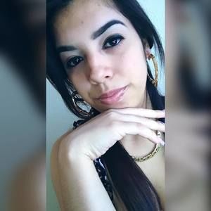 Meet your Posher, Noemi yamaris